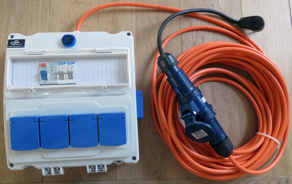 לוח חשמל חד פאזי נייד עם מדידת זרם/מתח רציפה